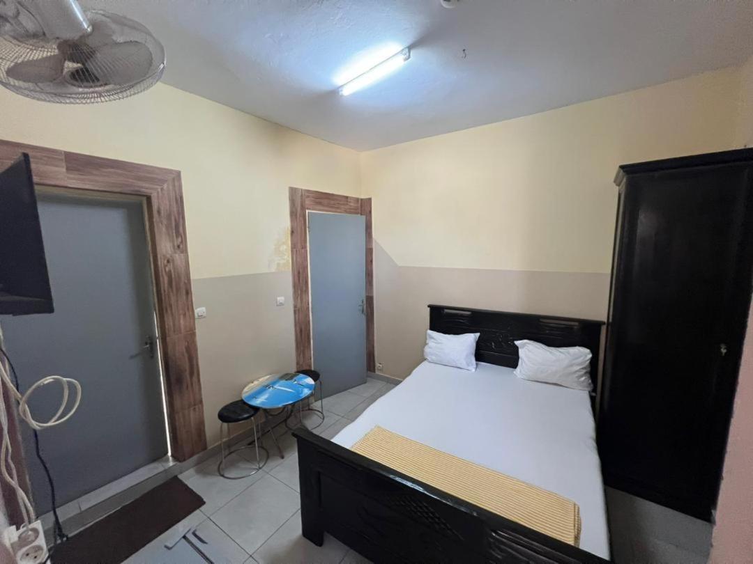 Chez Mimi Hotel Тубаб Диалау Екстериор снимка
